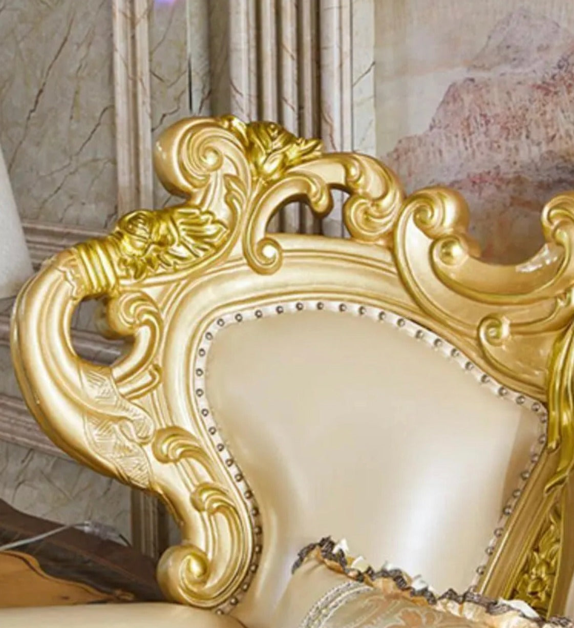 2023 New Arrival Antique European Sofa Baroque Style Classic Design Real Leather Sofa Set