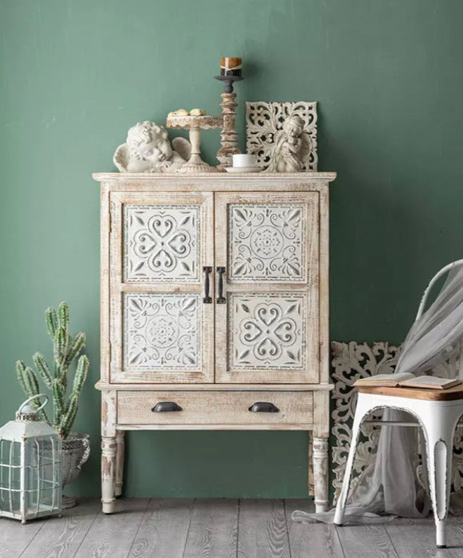 Nordic Vintage Furniture Hand Carved Doors Large Storage Luxury Wooden Cabinet Vintage Schränke